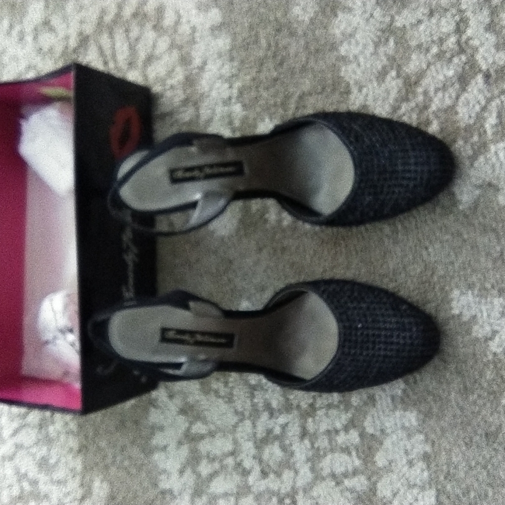 Beverly Feldman 4 inch Sling back heels